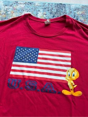 Vintage Looney Tunes shirt